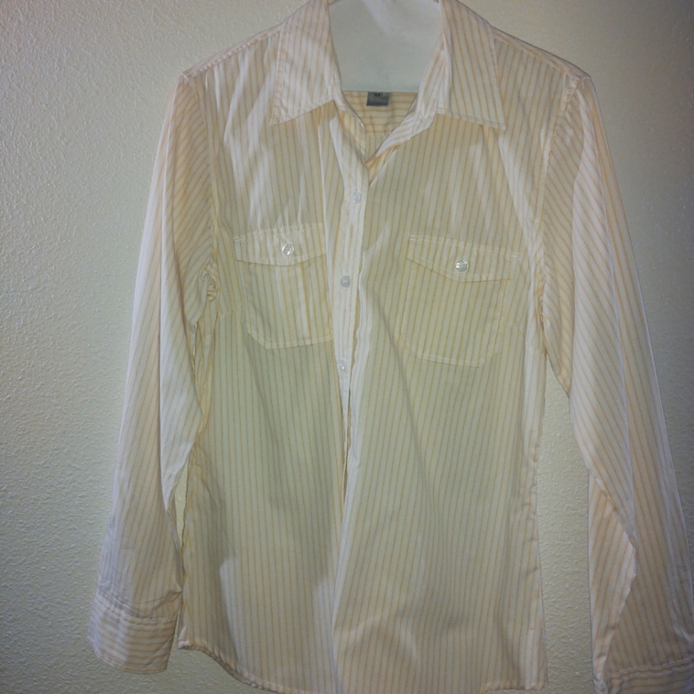 Women's long sleeve button up